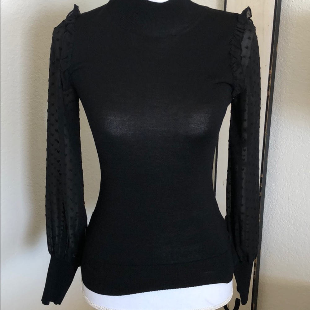 Adorable lightweight sweater 💕